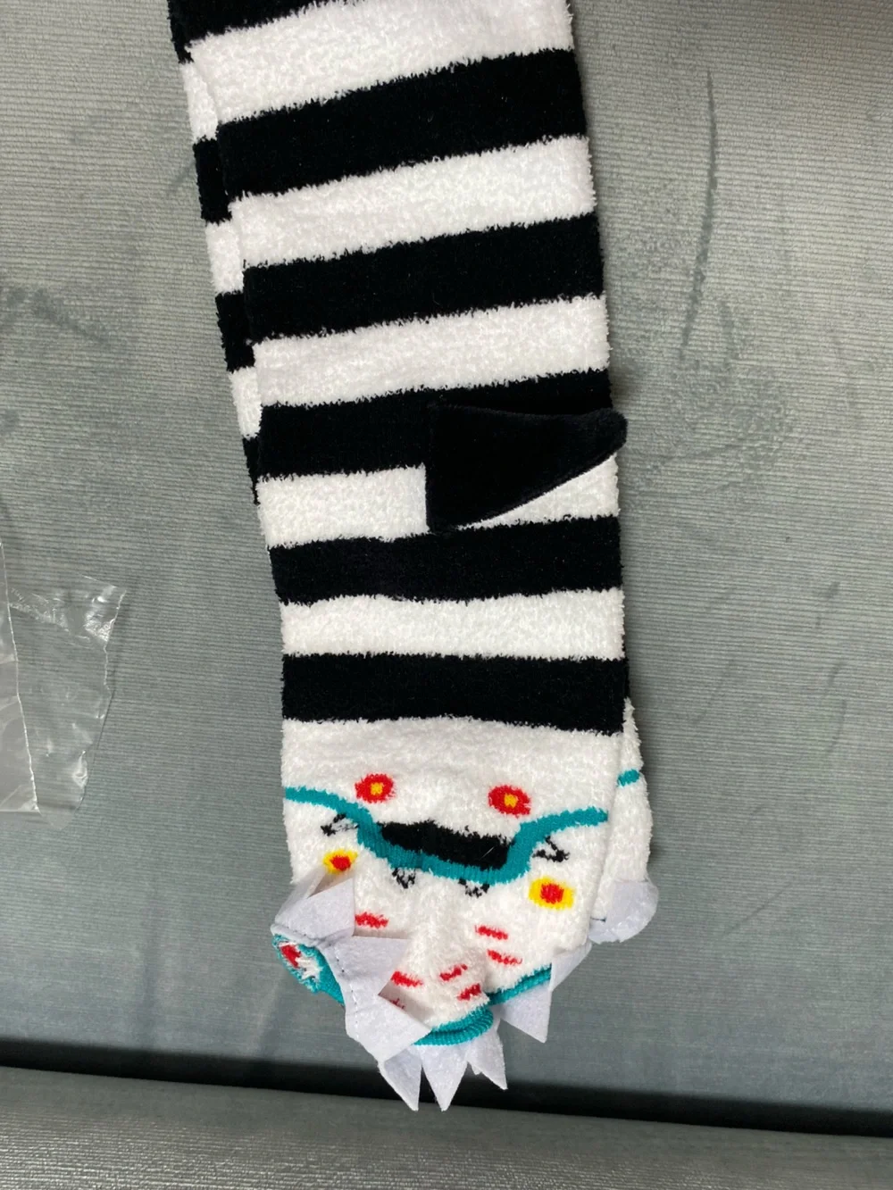 Beetlejuice Set NWT Sandworm Women Fleece socks, Hoop Earrings, Charm Bracelet